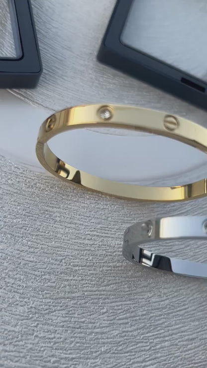 Stainless, anti-tarnish, 22K real gold plated love bracelet.Love Bangle